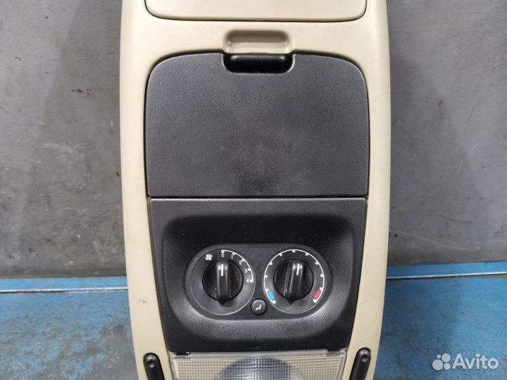 Плафон салона Ford Explorer 4 U251