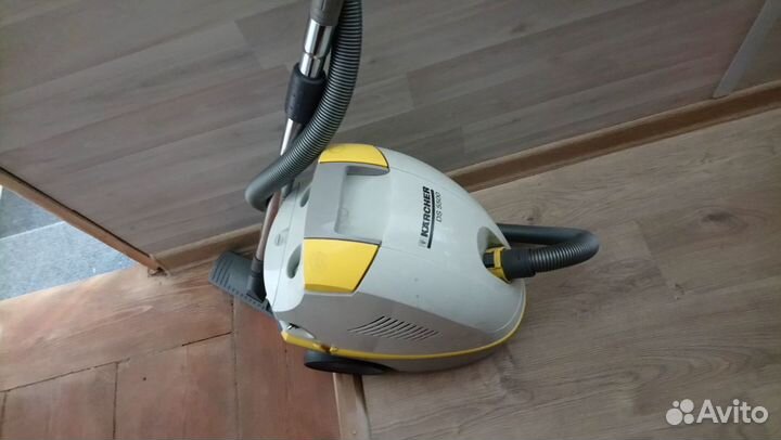 Пылесос Karcher DS5500 с водяным фильтром
