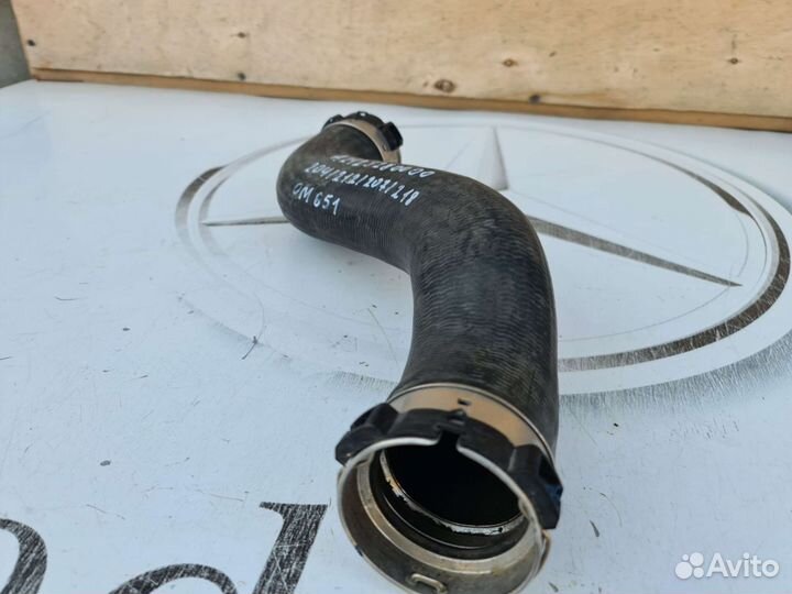 Патрубок интеркуллера левый Mercedes W204 OM651