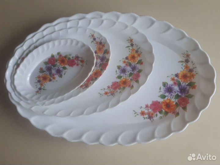 Набор столовой посуды. Блюдо