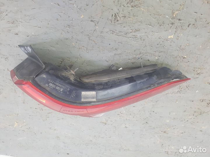 Фонарь внешний правый Mercedes W212 E