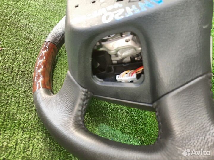 Руль toyota vellfire ANH20 кожа, кость, мульти, потерт, без заглушки, без патрона контрактная