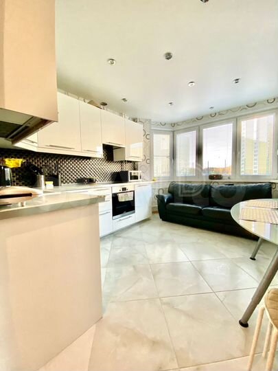 2-к. квартира, 68 м², 2/19 эт.