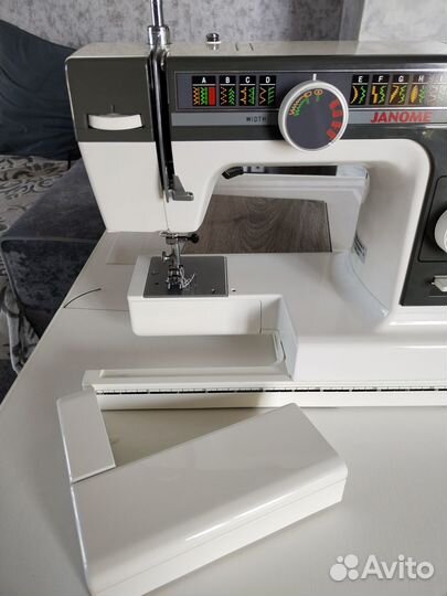 Швейная машинка Janome или меняю на кресло папасан