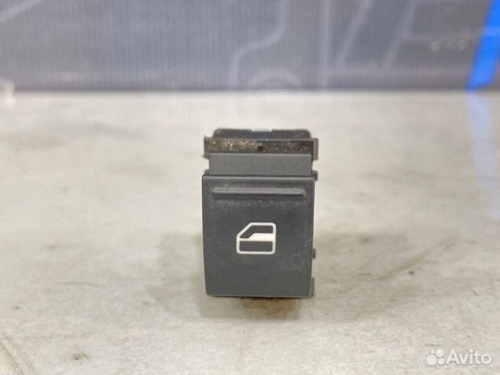 Кнопка стеклоподъемника Volkswagen Passat Variant