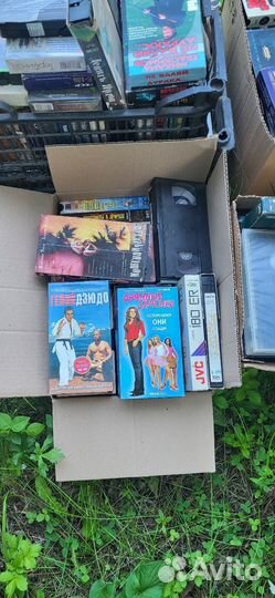 Видео кассеты с фильмами, мультфильмы