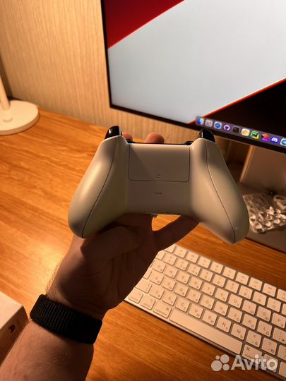 Xbox One S Controller (Bluetooth)