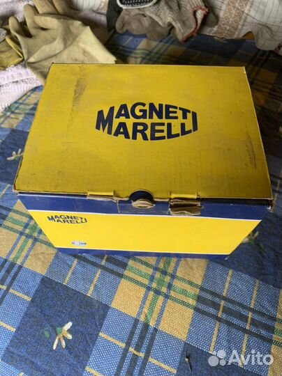 Помпа Magneti наRenault Megane 2 1.5 dCi 02