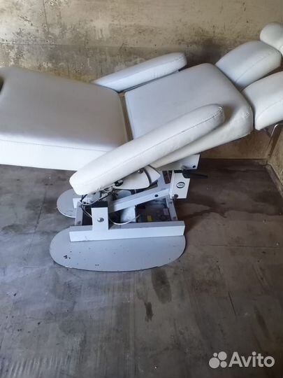 Педикюрное кресло с электроприводом