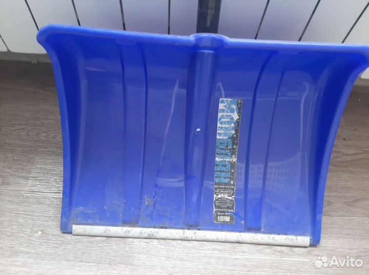 Лопата для уборки снега