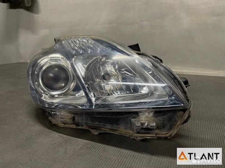 Фара передняя правая toyota prius