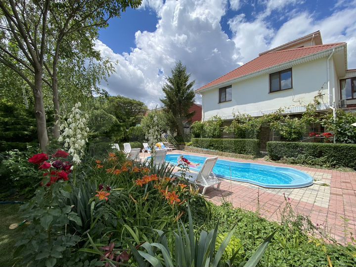 Дом 200 м² на участке 15 сот.