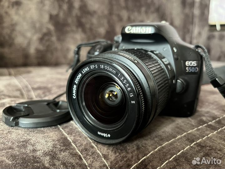 Зеркальный фотоаппарат Canon 550d