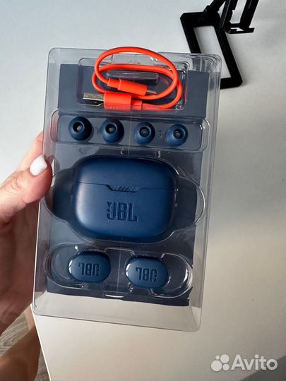 Беспроводные наушники jbl