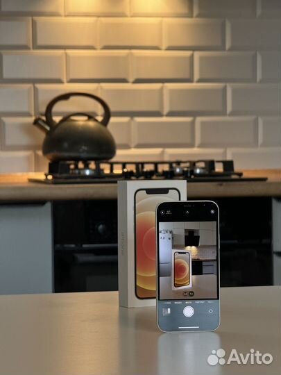 iPhone 12, 64 ГБ