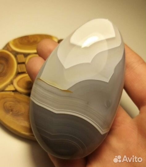 Агат белый полированный крупный