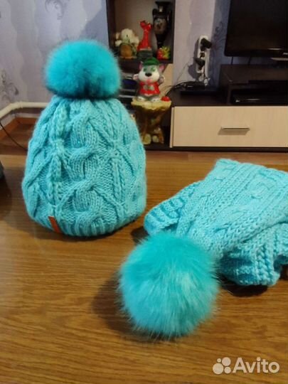 Шапка новая вязаная с шарфом, теплая и красивая