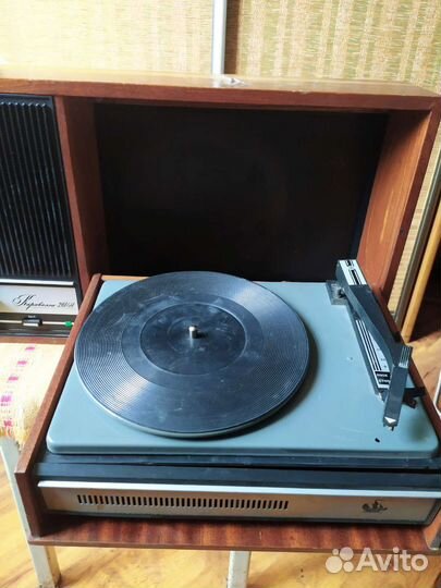 Радиола Каравелла,для пластинок