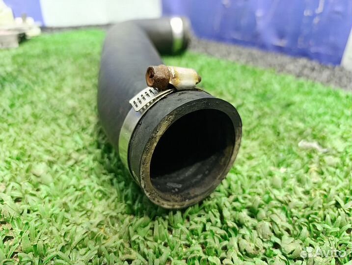 Патрубок интеркулера левый Mitsubishi Pajero Sport