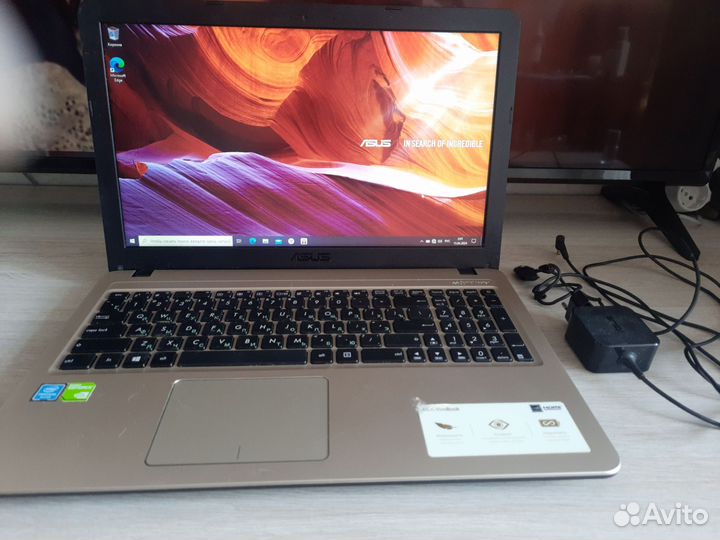 Ноутбук asus