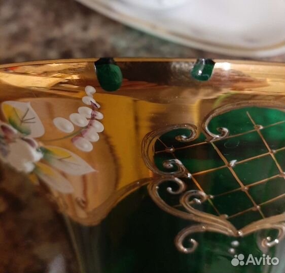 Бокалы и конфетница