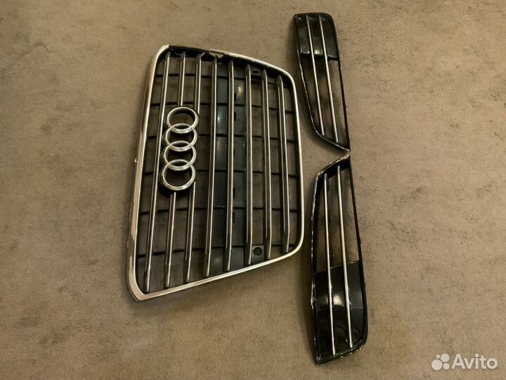 Решетка бампера audi a8