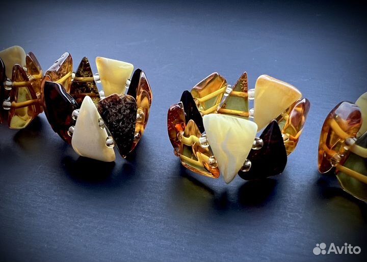 Кольцо из янтаря на резинке