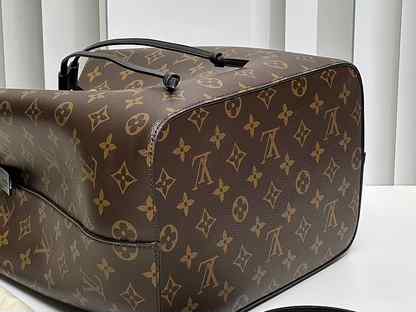 Сумка Louis Vuitton NeoNoe, Москва