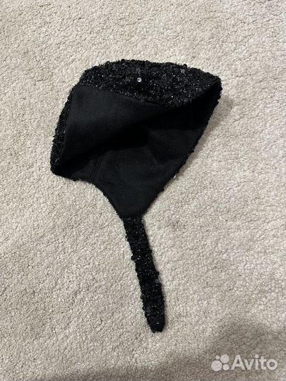 Чепчик с пайетками новый