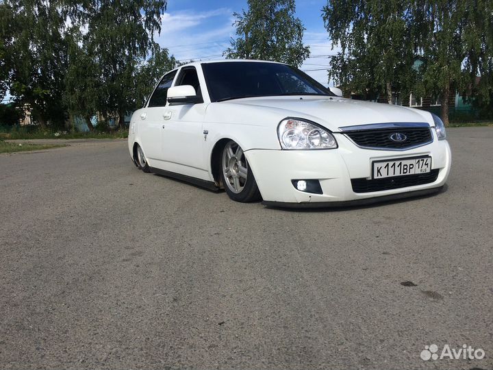 Крыло переднее правое priora