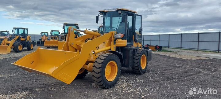 Фронтальный погрузчик BIZON 925, 2023