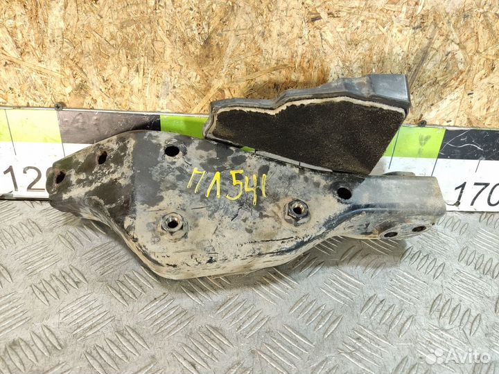 Кронштейн передней балки Lexus Ls 2006-2017