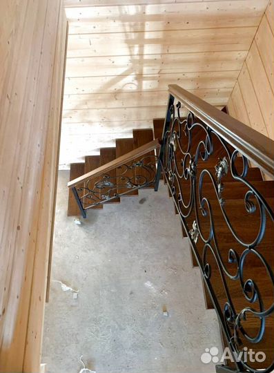 Лестница прямая на металлокаркасе