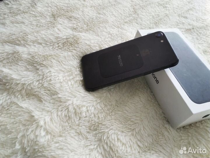 Телефон iPhone 7
