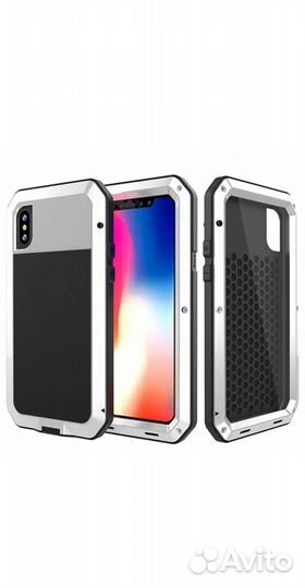 Чехол на iPhone 13 противоударный