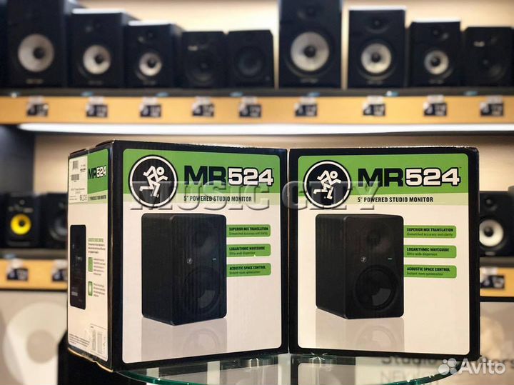Mackie MR524 студийный монитор