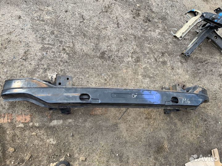 Усилитель передний на Мерседес w639