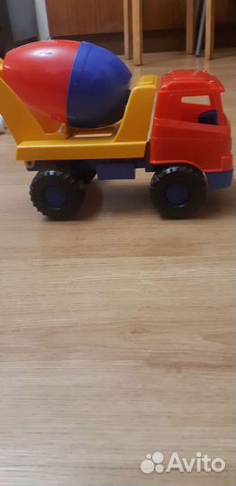 Игрушка грузовик