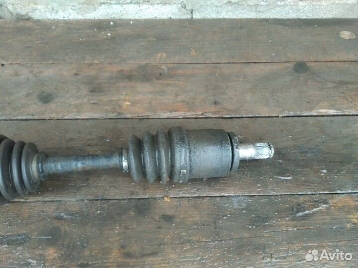 Привод левый передний Nissan Sunny CD17 1991