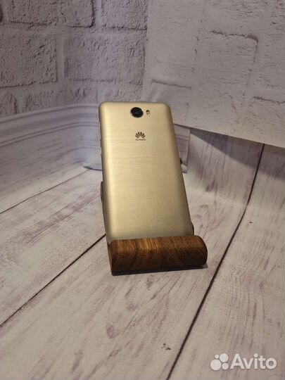 Телефон Huawei Y5