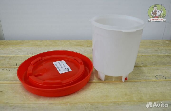 Поилка вакуумная для кур, цыплят, бройлеров