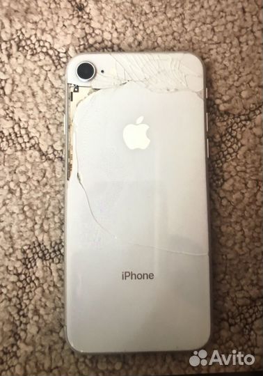 Телефон iPhone 8