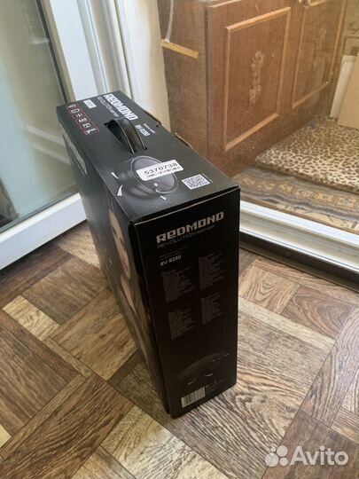 Робот-пылесос Redmond RV-R280