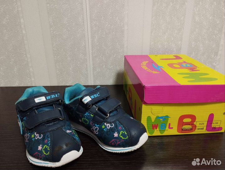 Кроссовки детские для девочек 26