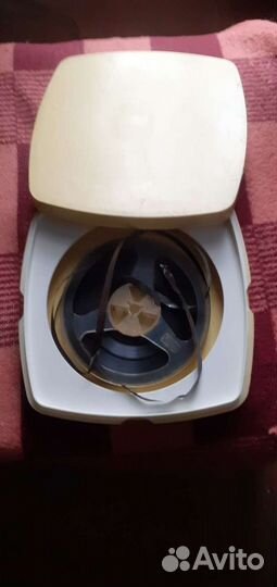 Боксы и катушки 300 и500 метров магнитофонов