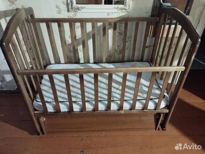 Детская кроватка