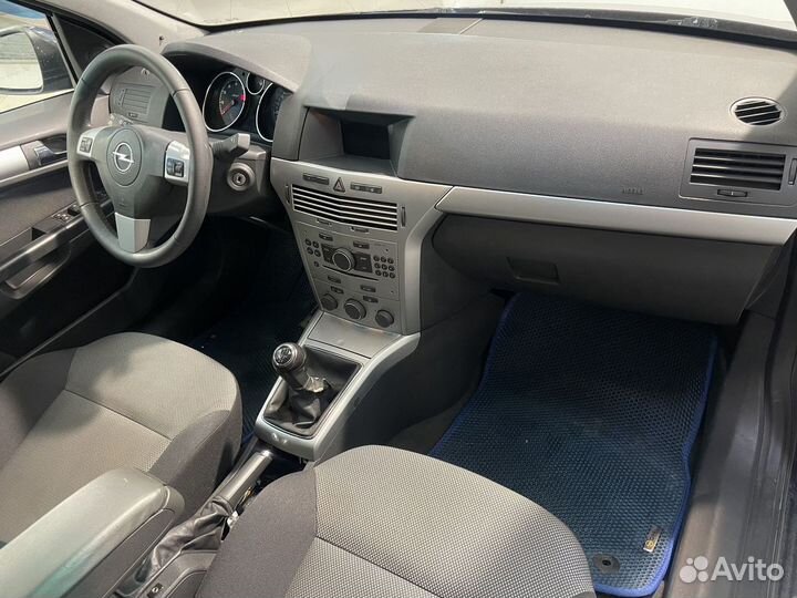 Opel Astra 1.6 МТ, 2014, 147 000 км