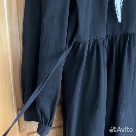 Платье с воротником