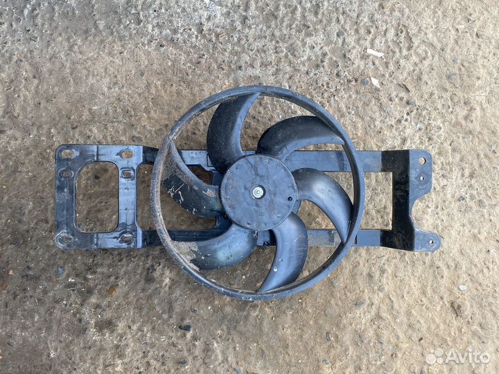 Рено Логан 1 Вентилятор охлаждения двигателя