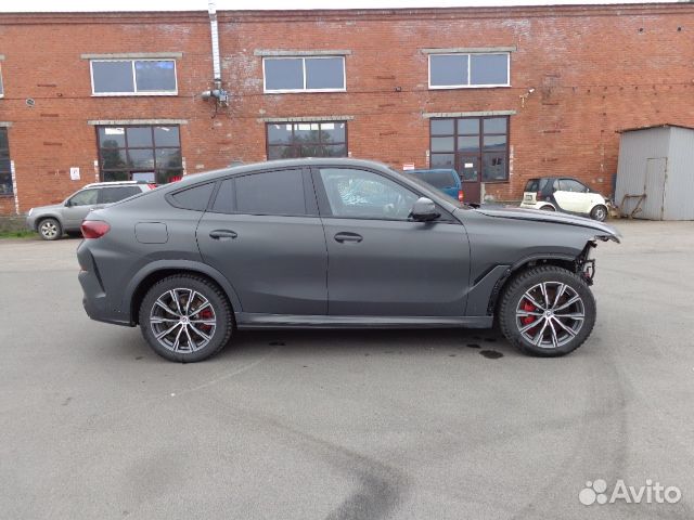 BMW X6 3.0 AT, 2022, битый, 33 000 км